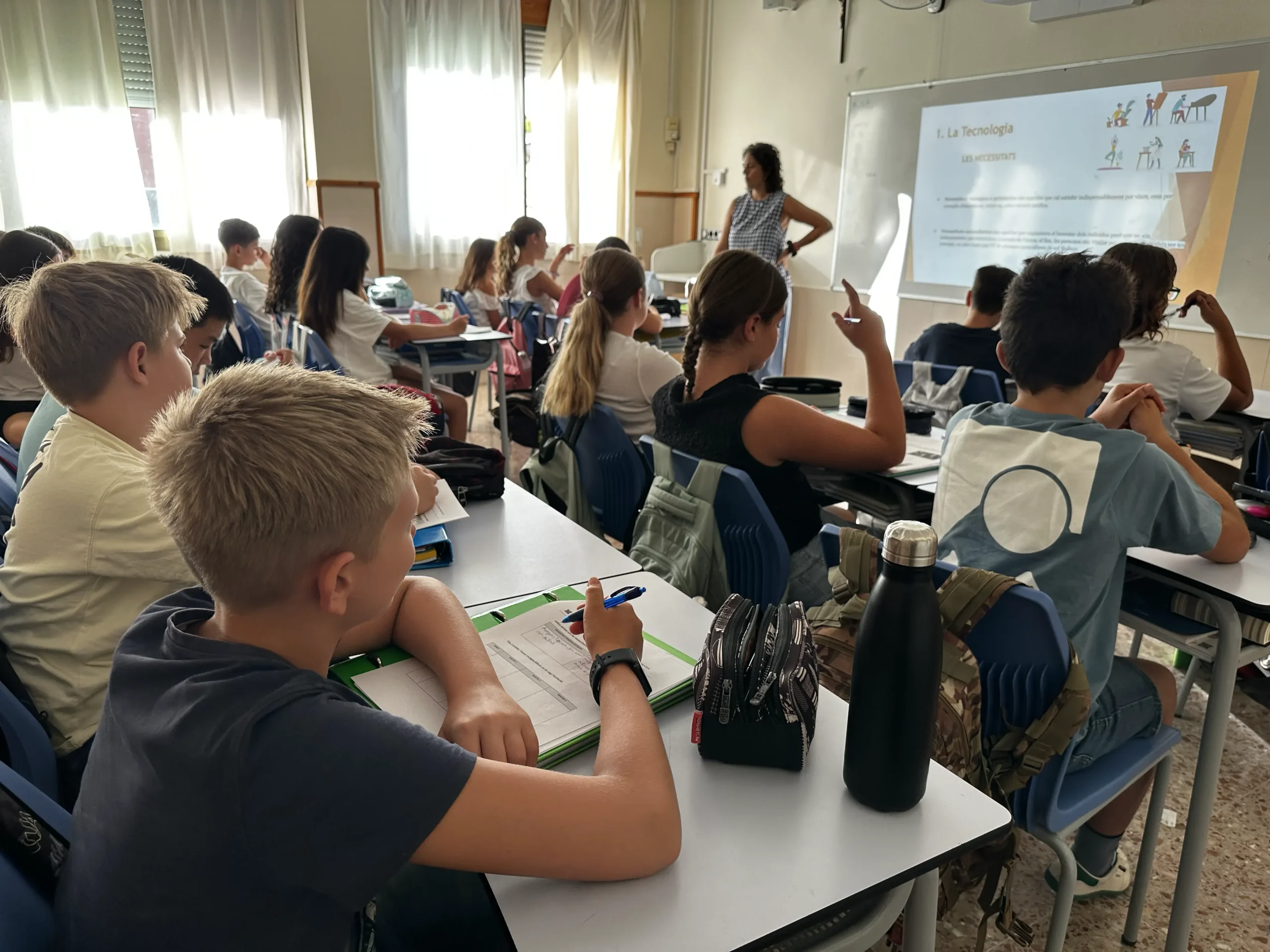 Alumnat de 1r d'ESO de l'Escola Pare Manyanet de Reus a l'aula durant les primeres setmanes de la Secundària.